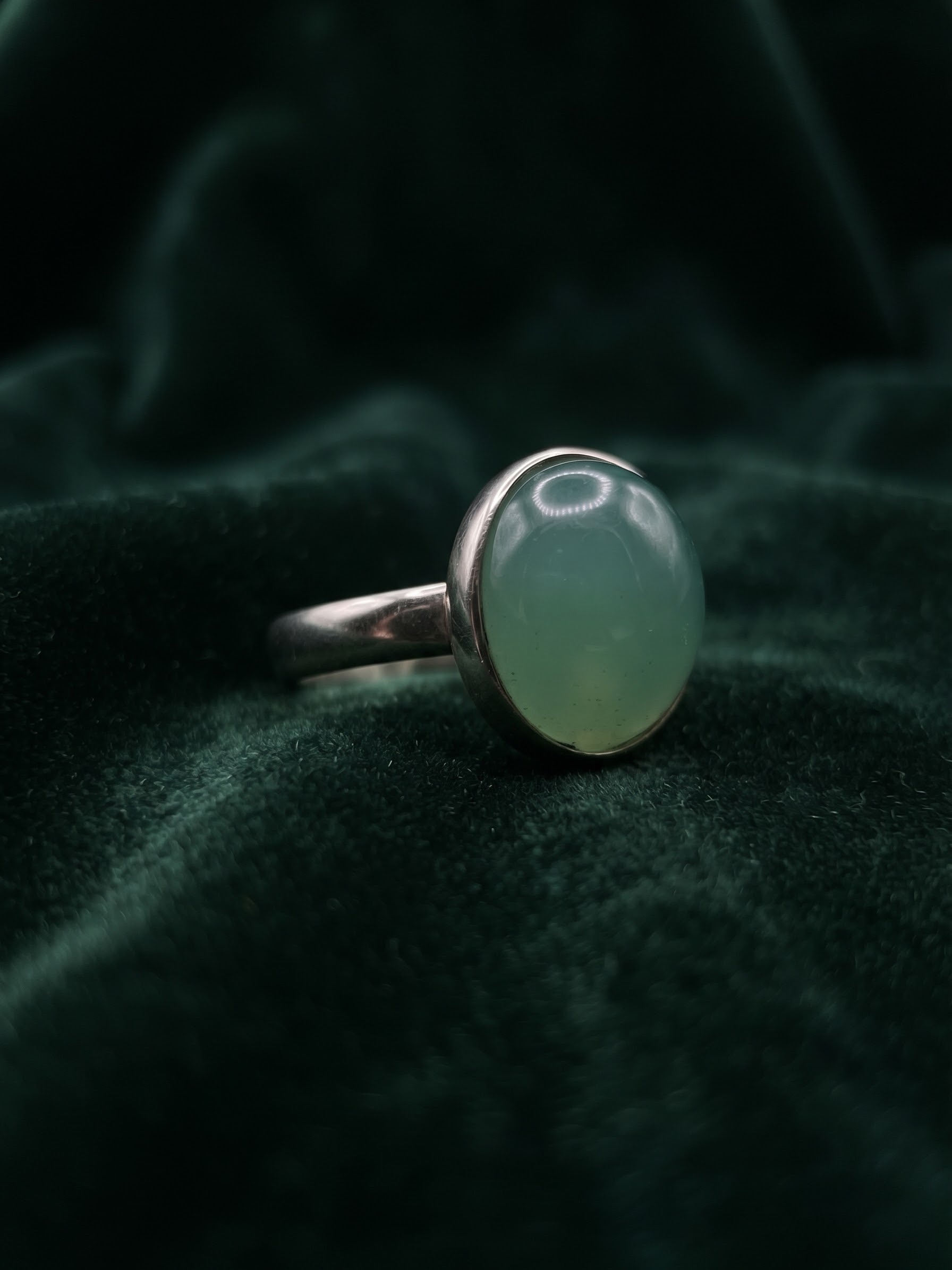 925 Sterling Silver Green Chalcedony Oval Cabochon Ring Bezel Set Size O~139