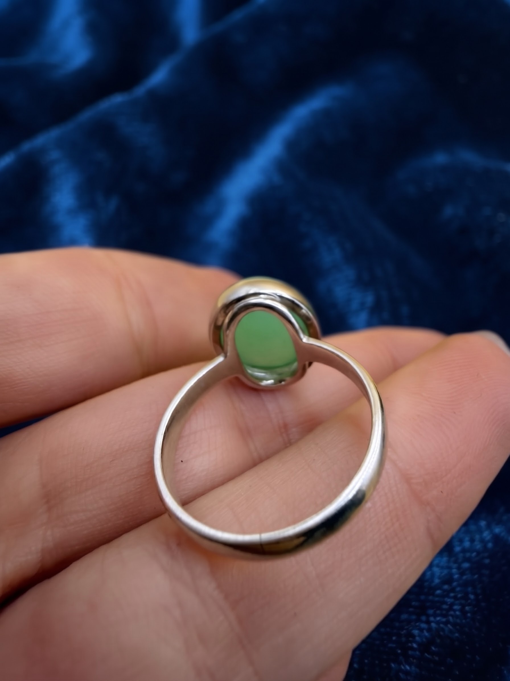 925 Sterling Silver Green Chalcedony Oval Cabochon Ring Bezel Set Size O~139