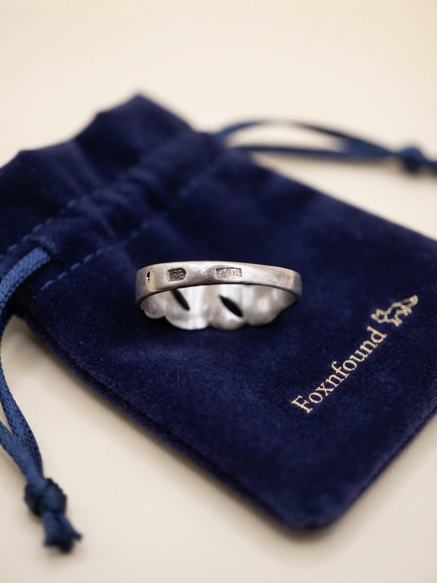 Vintage Soviet USSR 916 Silver Ring Size R 2g Cut-Out Engraved Band~220 image 6