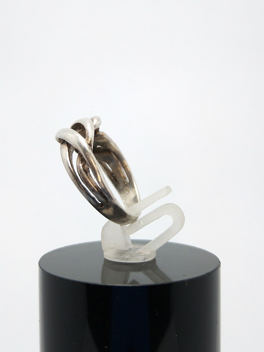 An unusual silver ring, size J — 360° view