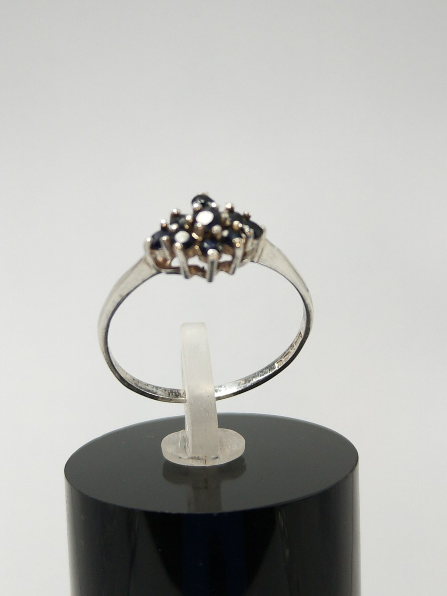 Silver Sapphire-Blue Cluster Ring — Vintage Style Flower Cluster Ring, Size R — 360° view